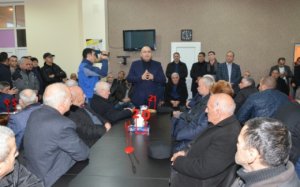35-ci seçki dairəsində Rauf Arifoğlu yaxud İqbal Ağazadə demokratiya yoxsa 